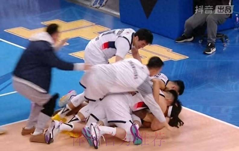 绝杀北京队！山东应该感谢一人，是他成全谢智杰，功劳不逊珀赛尔